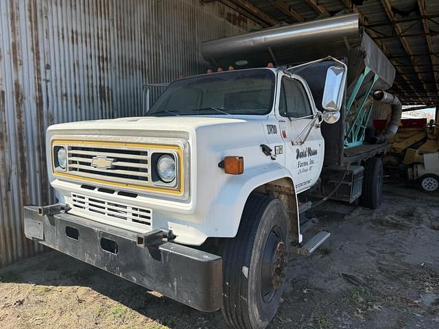 Image of Chevrolet 70 equipment image 1