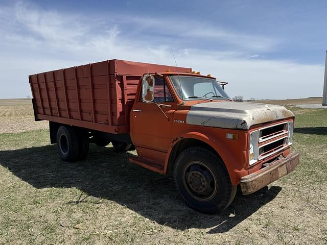 Image of Chevrolet C50 equipment image 1