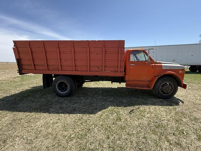 Image of Chevrolet C50 equipment image 4