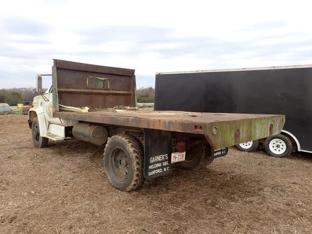 Image of Chevrolet C60 equipment image 3