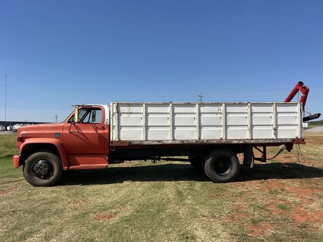 Image of Chevrolet C60 equipment image 1