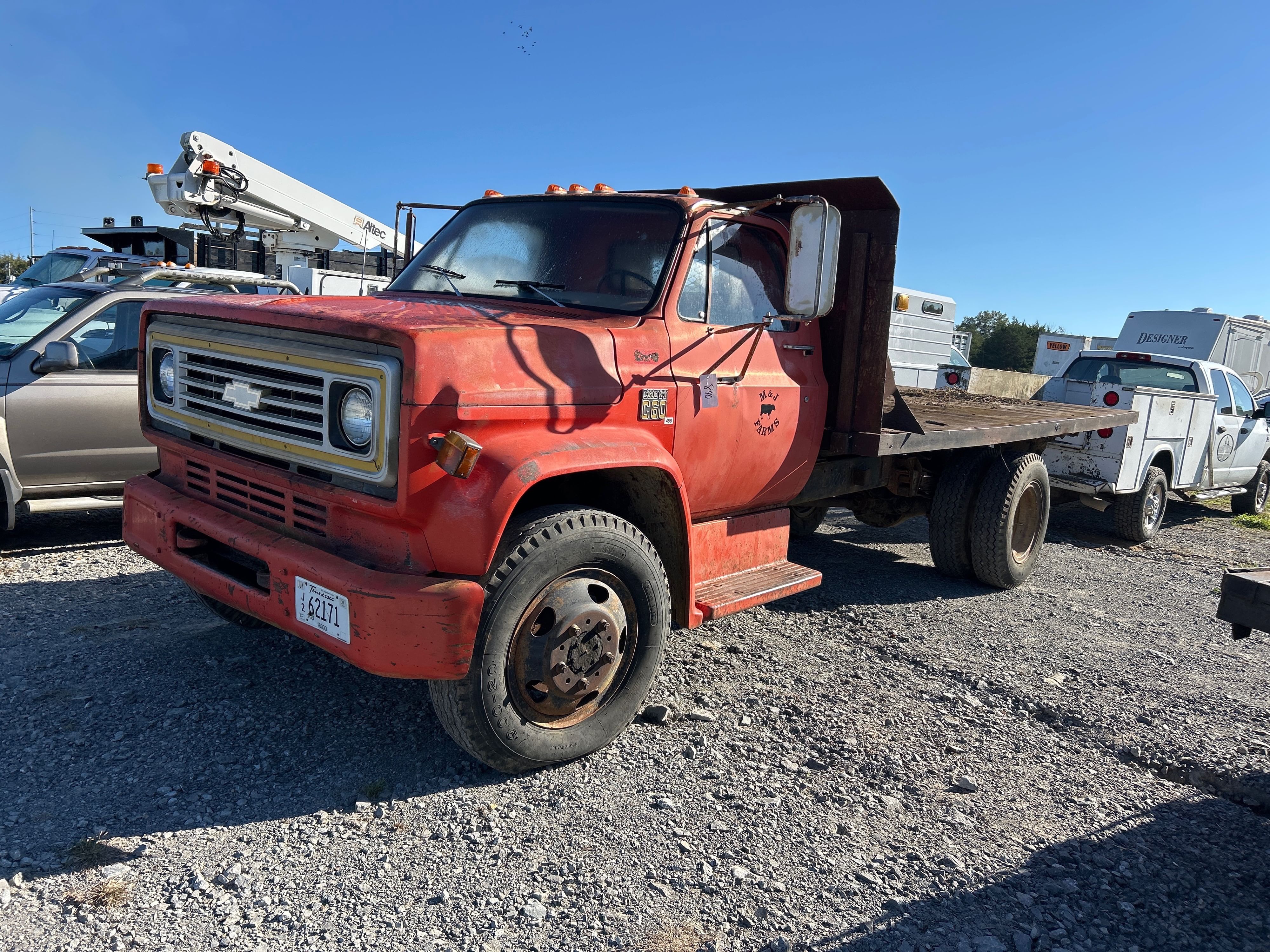 Chevrolet C60 Equipment Image0