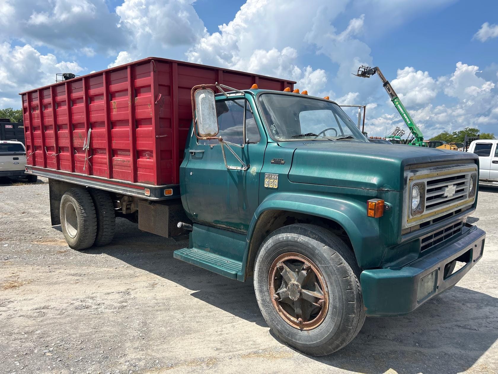 Chevrolet C60 Equipment Image0