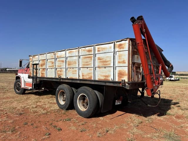 Image of Chevrolet C65 equipment image 4