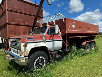 Chevrolet C65 Equipment Image0