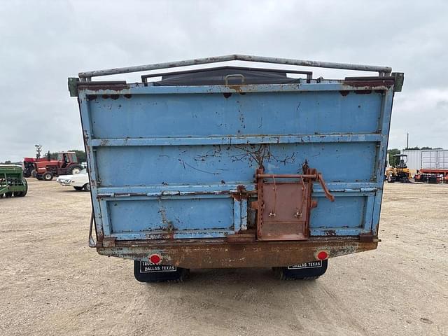 Image of Chevrolet C65 equipment image 3