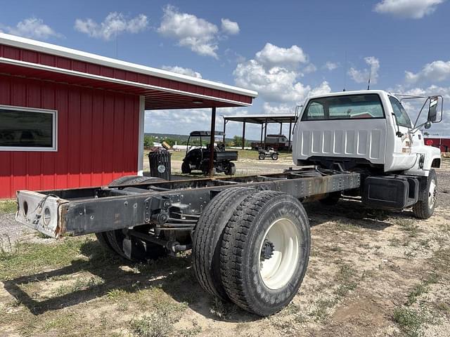 Image of Chevrolet C7500 equipment image 4