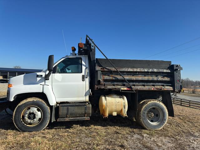 Image of Chevrolet C7500 equipment image 1