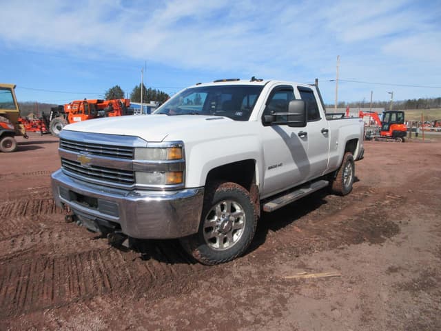 Image of Chevrolet 2500 equipment image 4