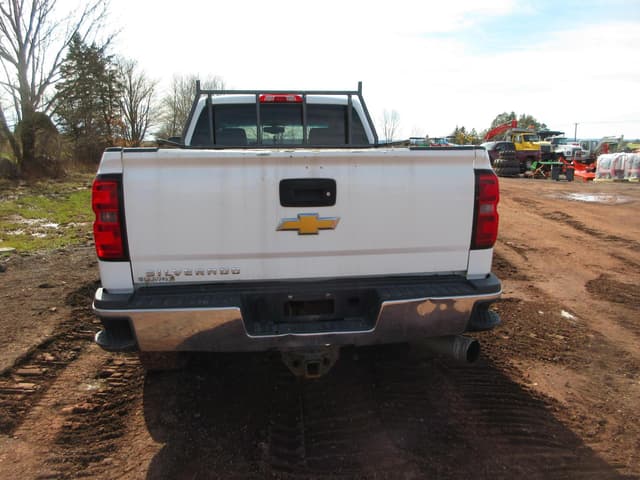 Image of Chevrolet 2500 equipment image 2