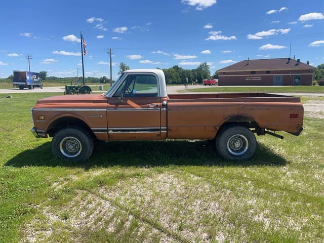 Image of Chevrolet K10 equipment image 1