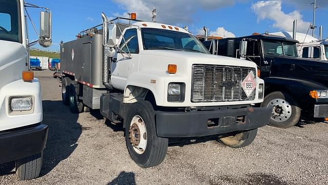 Image of Chevrolet Kodiak equipment image 2