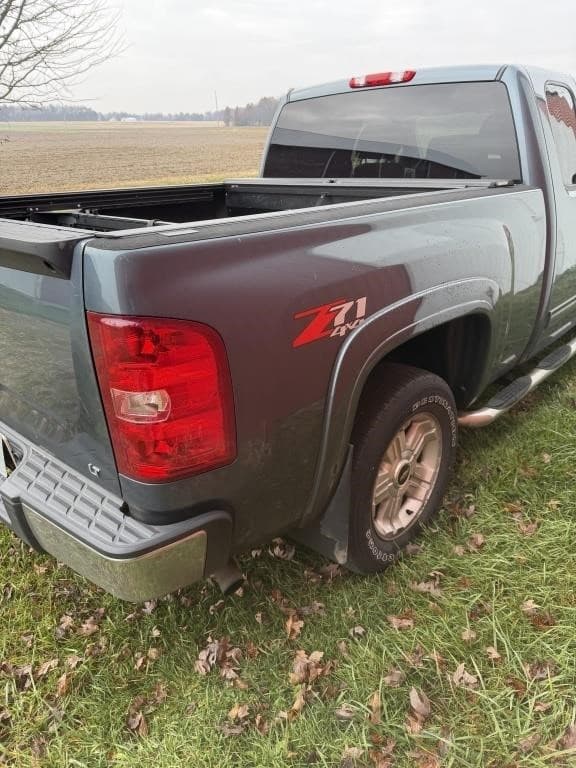 Image of Chevrolet Silverado equipment image 4