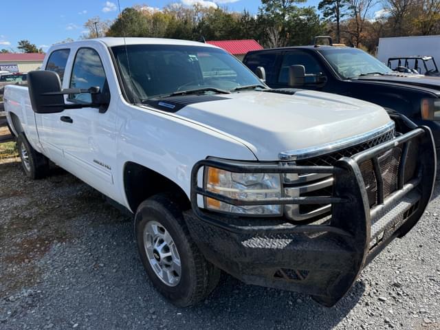 Image of Chevrolet 2500HD equipment image 3