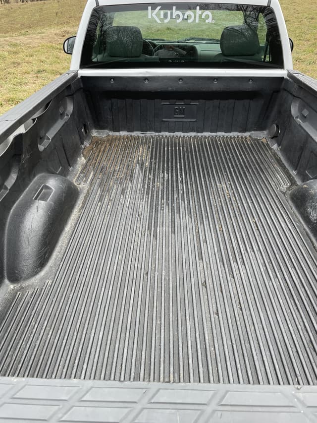 Image of Chevrolet Silverado equipment image 4