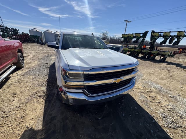 Image of Chevrolet Silverado equipment image 3