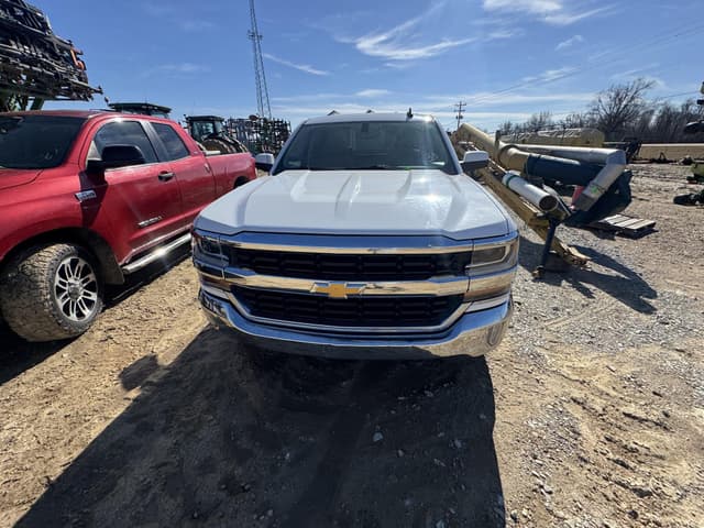 Image of Chevrolet Silverado equipment image 2