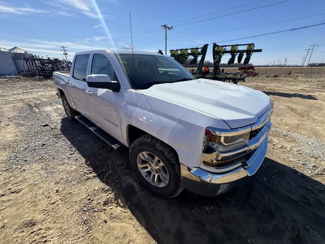 Image of Chevrolet Silverado equipment image 4