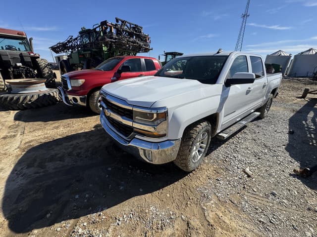Image of Chevrolet Silverado equipment image 1