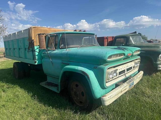 Image of Chevrolet Viking 60 equipment image 2