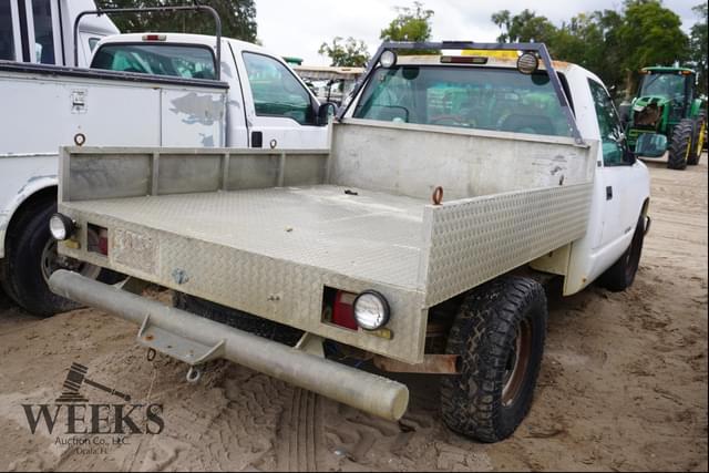 Image of Chevrolet 1500 equipment image 3