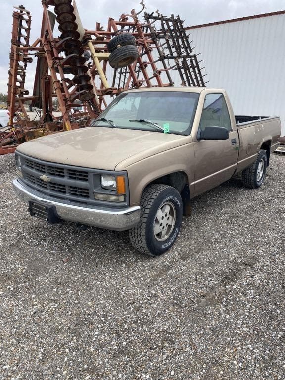 Image of Chevrolet 1500 equipment image 1