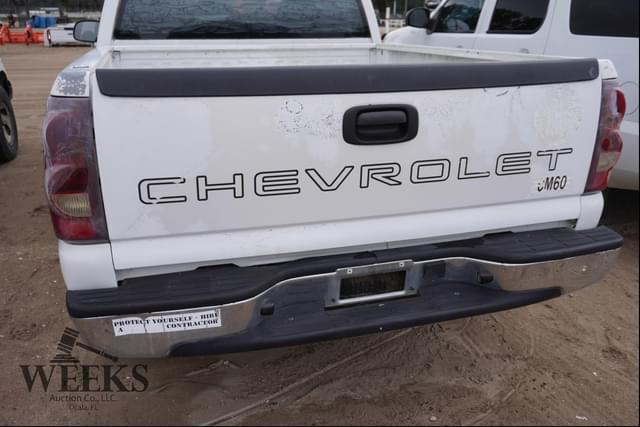 Image of Chevrolet 1500 equipment image 3