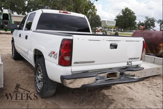 Image of Chevrolet 2500 equipment image 2