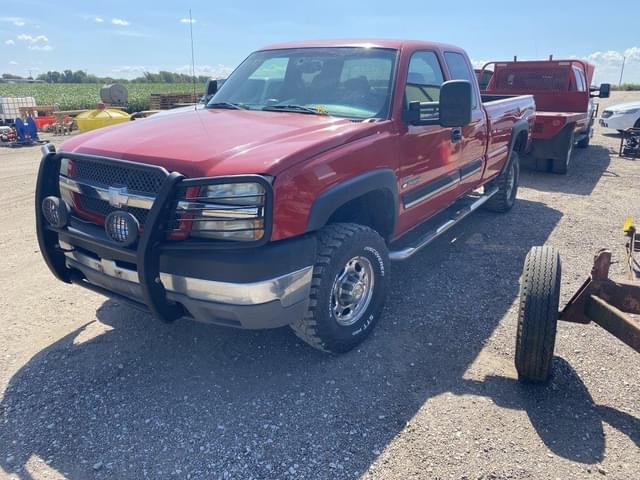 Image of Chevrolet 2500 equipment image 2