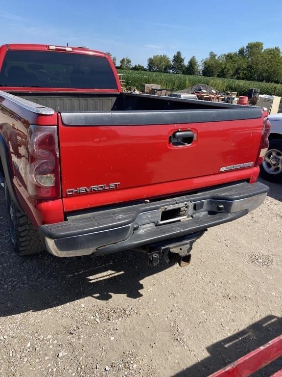 Image of Chevrolet 2500 equipment image 3