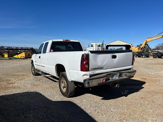 Image of Chevrolet 2500 equipment image 1