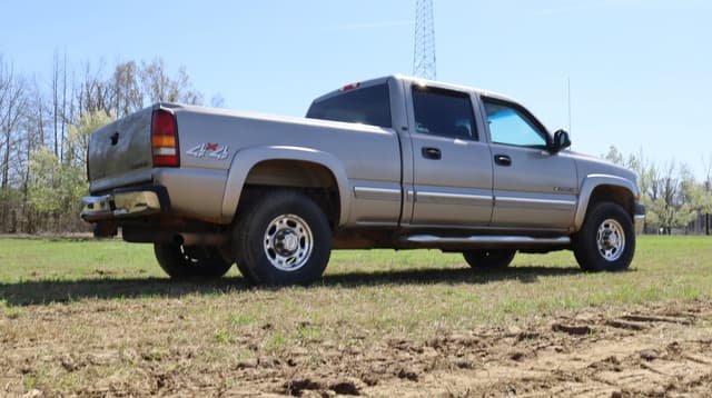 Image of Chevrolet 2500HD equipment image 2