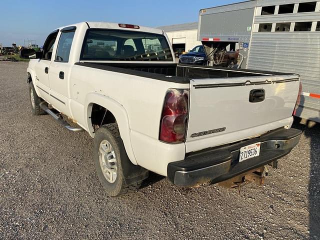 Image of Chevrolet 2500 equipment image 4