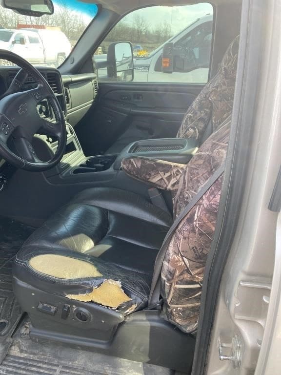 Image of Chevrolet 2500 equipment image 4