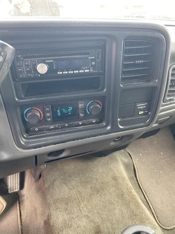 Image of Chevrolet 2500 equipment image 4