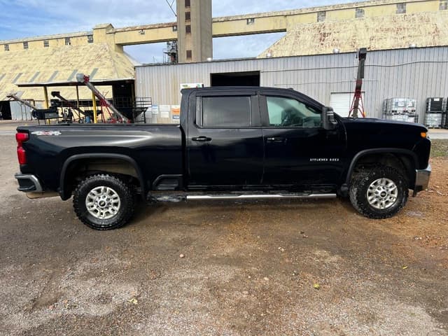 Image of Chevrolet 2500HD equipment image 3