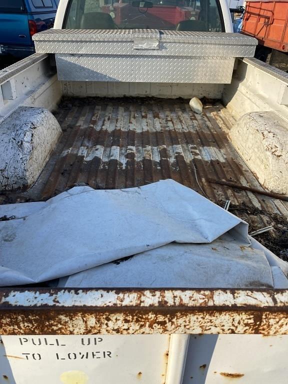 Image of Chevrolet 3500 equipment image 3
