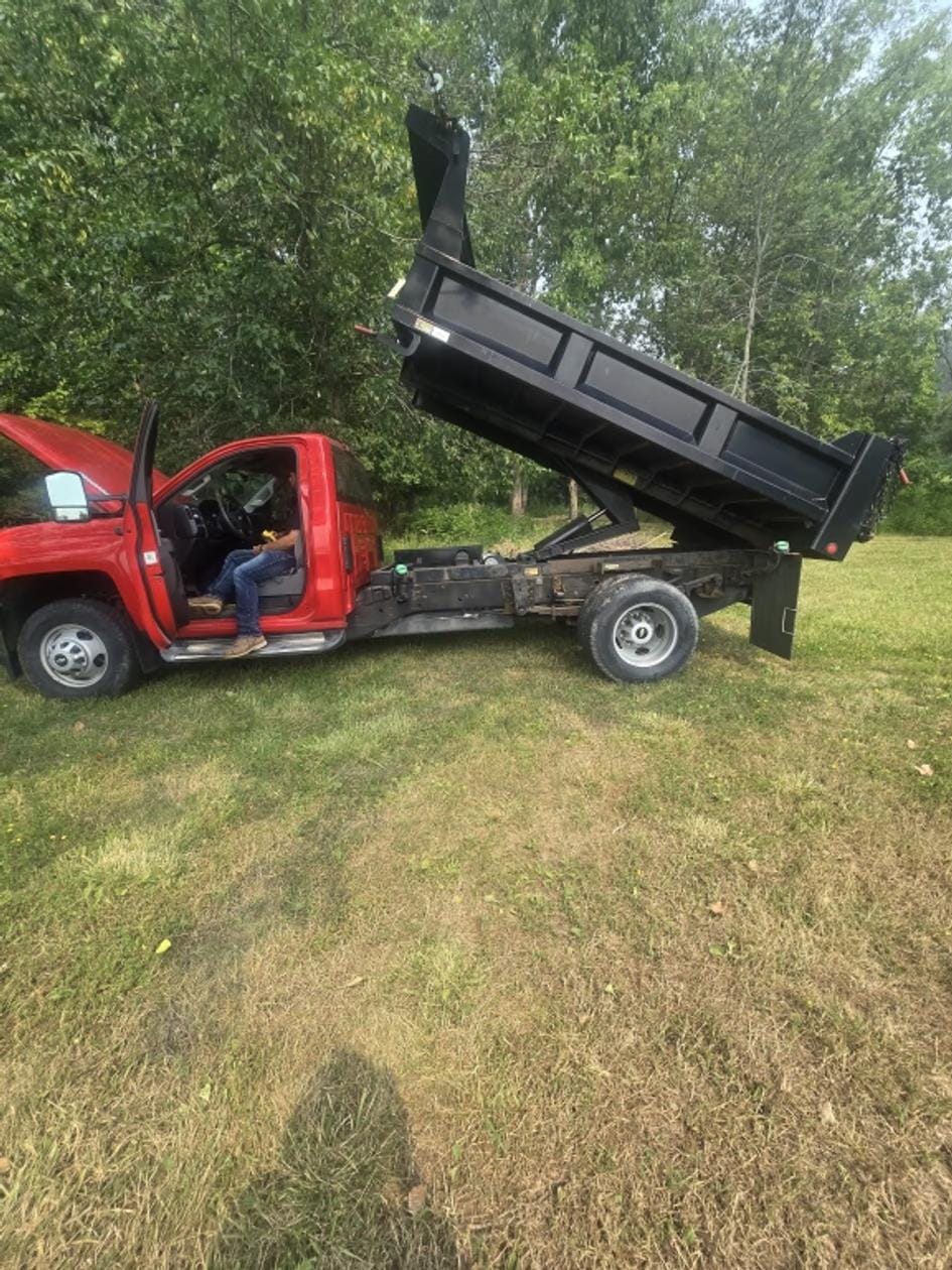 Chevrolet 3500HD Equipment Image0