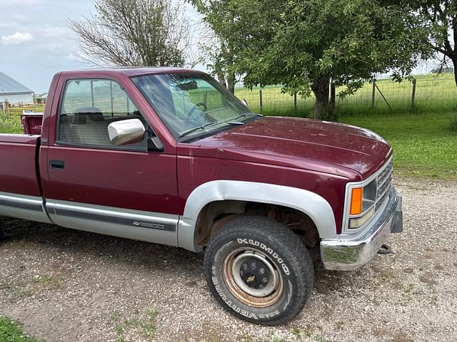 Image of Chevrolet 3500 equipment image 2