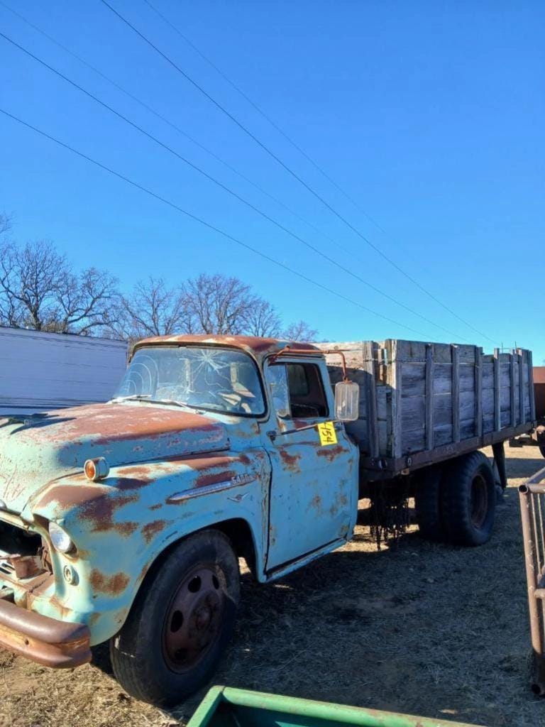 Chevrolet 6400 Equipment Image0