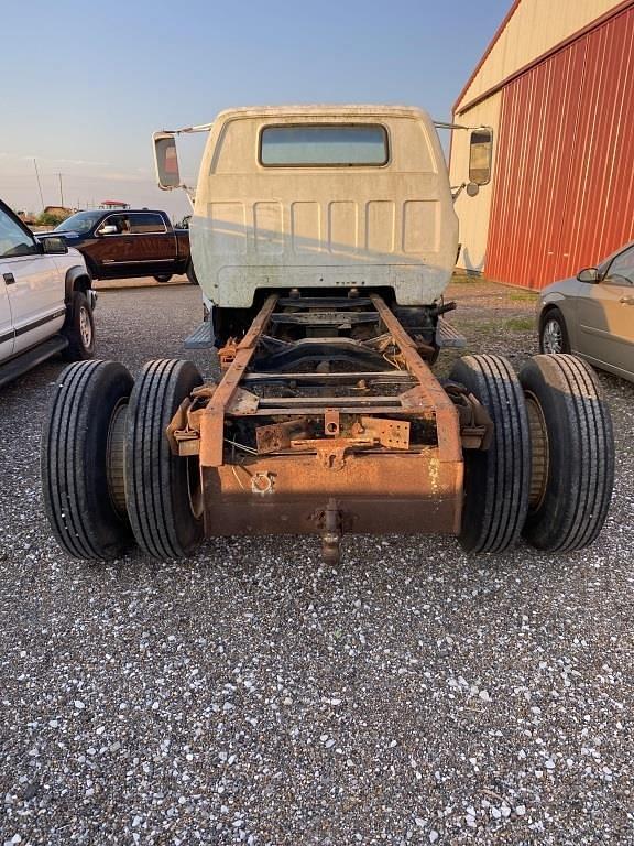 Image of Chevrolet 70 equipment image 2