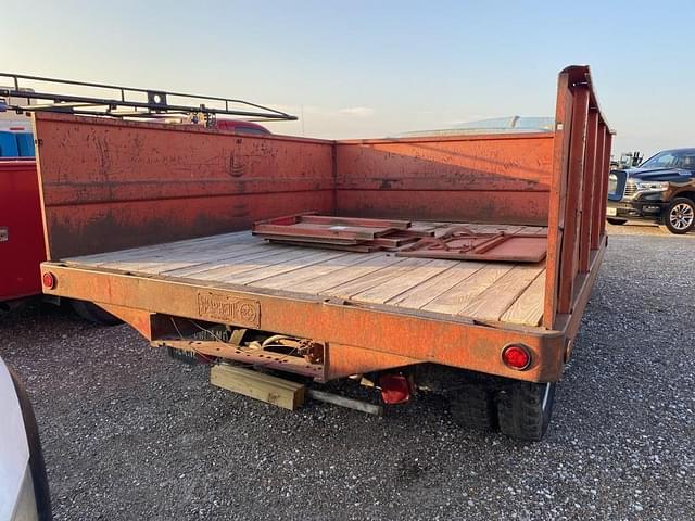 Image of Chevrolet C30 equipment image 2