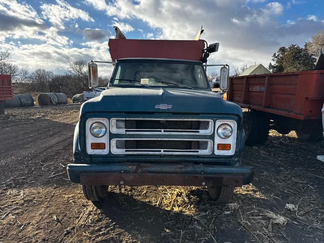 Image of Chevrolet C50 equipment image 1