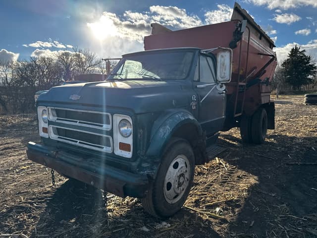 Image of Chevrolet C50 equipment image 2