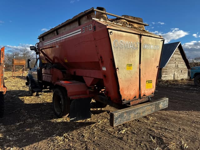 Image of Chevrolet C50 equipment image 3