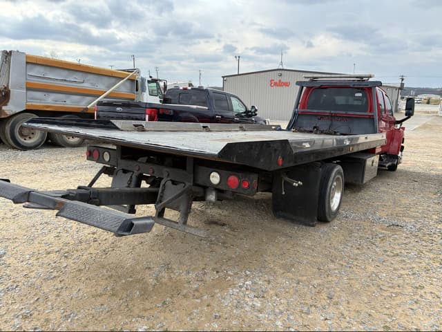 Image of Chevrolet 5500 equipment image 3