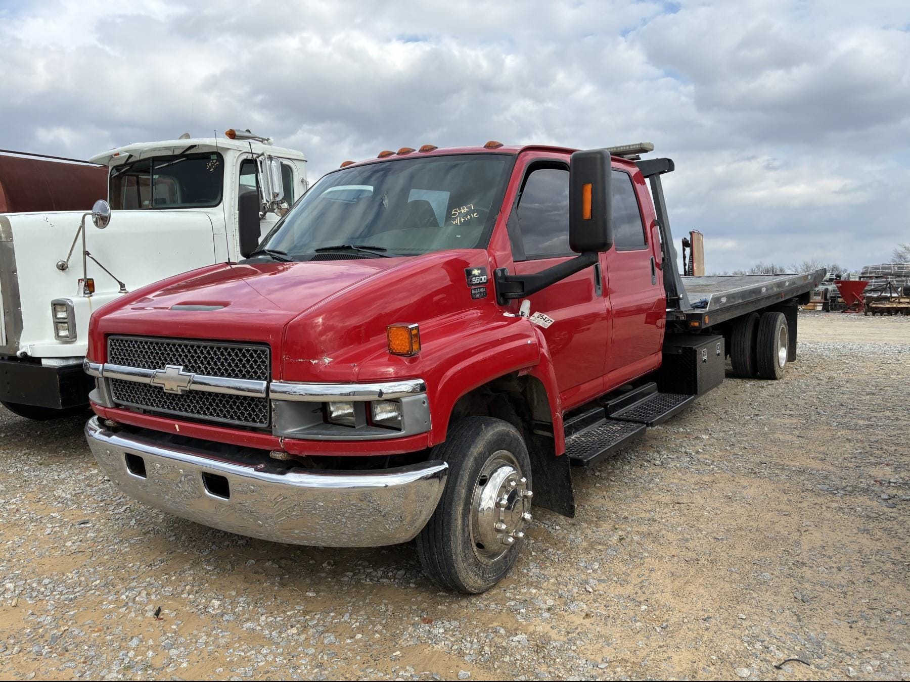 Chevrolet 5500 Equipment Image0