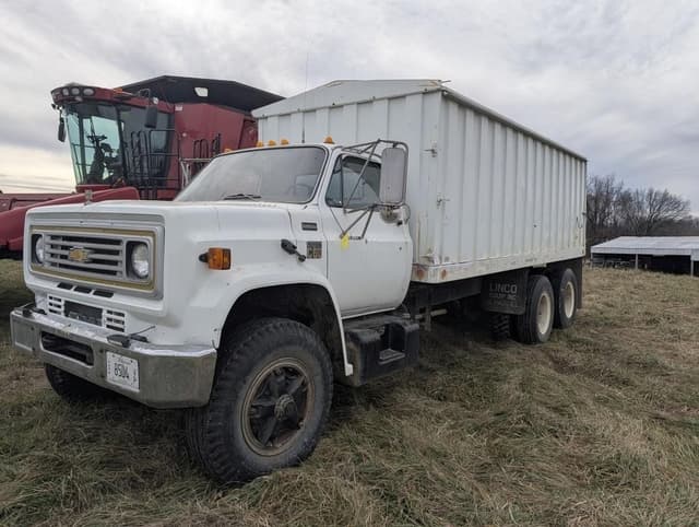 Image of Chevrolet C60 equipment image 1
