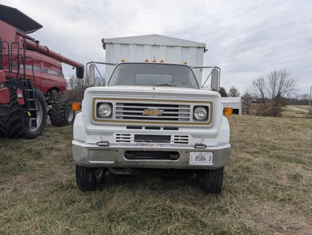 Image of Chevrolet C60 equipment image 2