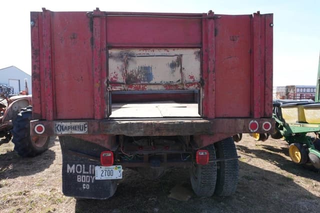 Image of Chevrolet C65 equipment image 3